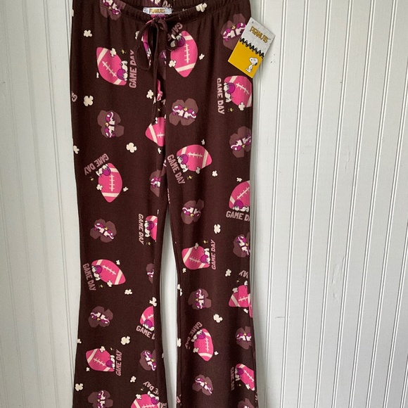 Snoopy Lounging Bell Bottom “Game Day”Pants  (NWT) Medium - Picture 2 of 5